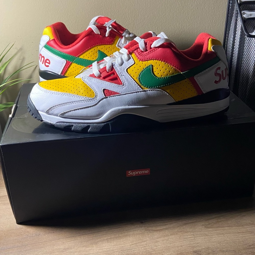 MENS NIKE SUPREME TRAINER 3 LOW
